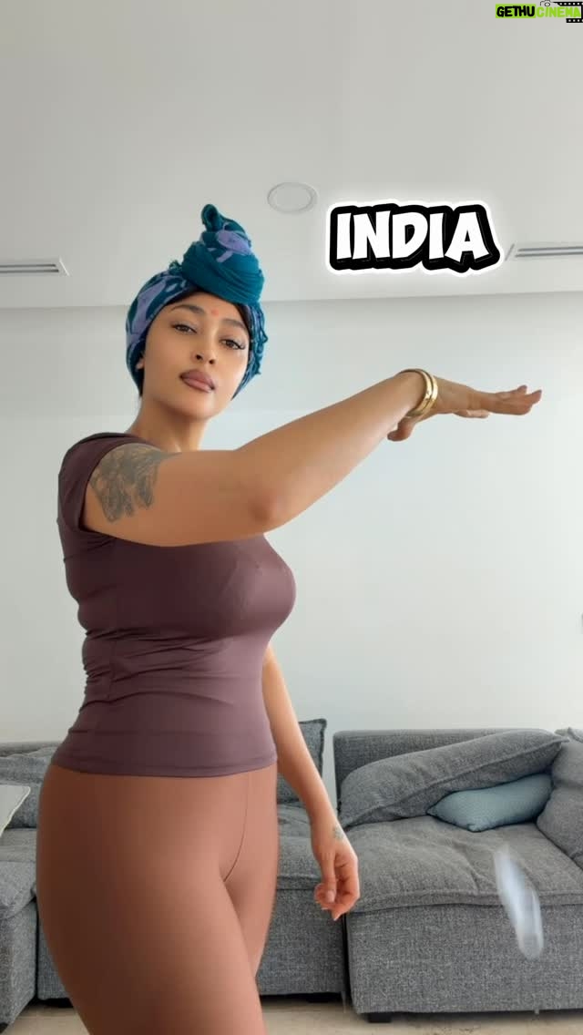 Rosaline Meurer - 1.4K Likes - 🤦‍♀️