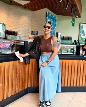 Rosaline Meurer Instagram - Everything in 2026 aligns perfectly for me 🙏
Just a girl trusting the process and enjoying the journey… Whatever makes your soul happy DO THAT 😊
*excited* 🙈
#QUEENOFALLQUEENS👑
