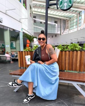 Rosaline Meurer Instagram - Everything in 2026 aligns perfectly for me 🙏
Just a girl trusting the process and enjoying the journey… Whatever makes your soul happy DO THAT 😊
*excited* 🙈
#QUEENOFALLQUEENS👑