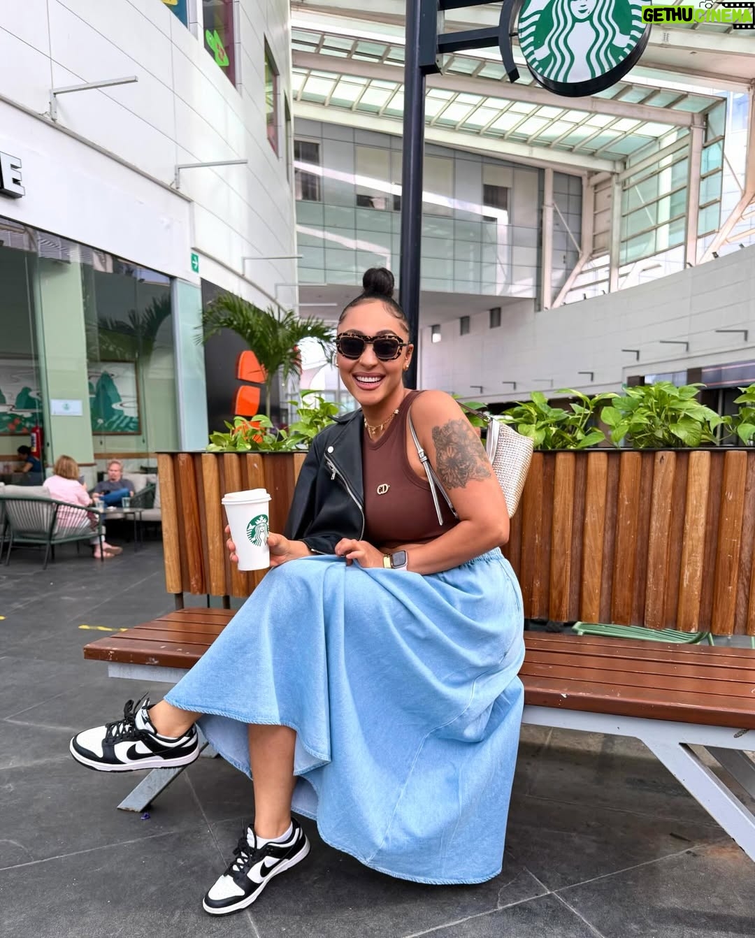 Rosaline Meurer - 1.1K Likes - Everything in 2026 aligns perfectly for me 🙏 

Just a girl trusting the process and enjoying the journey… Whatever makes your soul happy DO THAT 😊 

*excited* 🙈 

#QUEENOFALLQUEENS👑