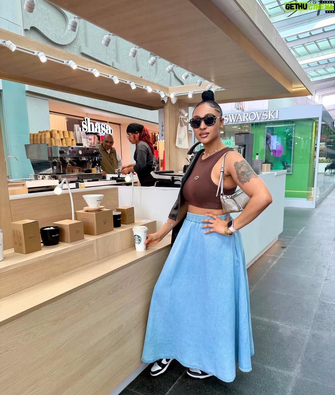 Rosaline Meurer - 1.1K Likes - Everything in 2026 aligns perfectly for me 🙏 

Just a girl trusting the process and enjoying the journey… Whatever makes your soul happy DO THAT 😊 

*excited* 🙈 

#QUEENOFALLQUEENS👑