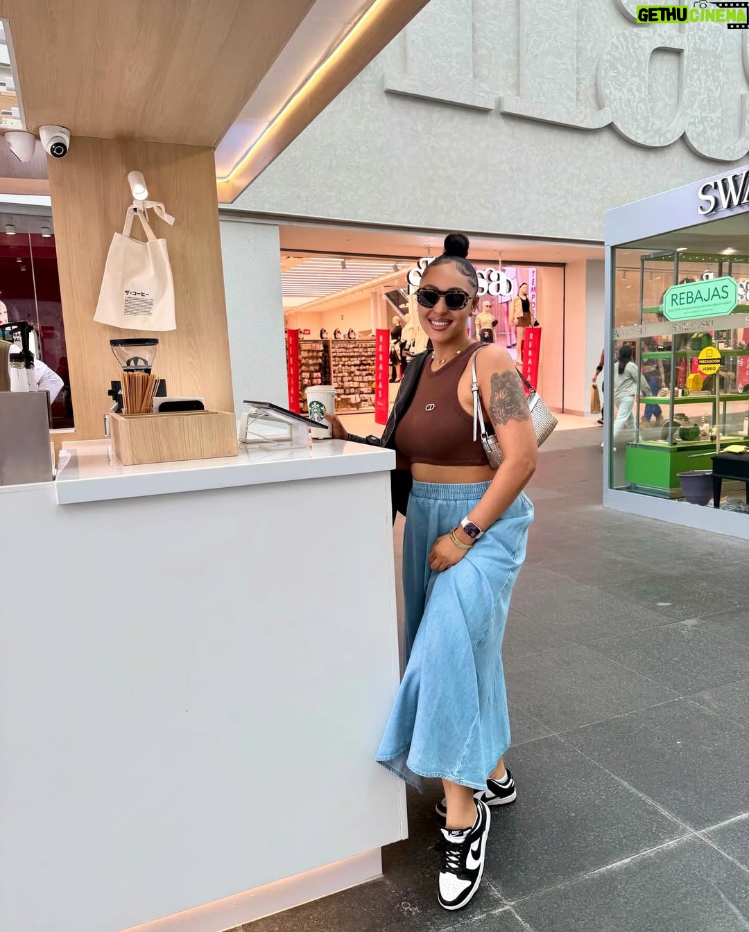 Rosaline Meurer - 1.1K Likes - Everything in 2026 aligns perfectly for me 🙏 

Just a girl trusting the process and enjoying the journey… Whatever makes your soul happy DO THAT 😊 

*excited* 🙈 

#QUEENOFALLQUEENS👑