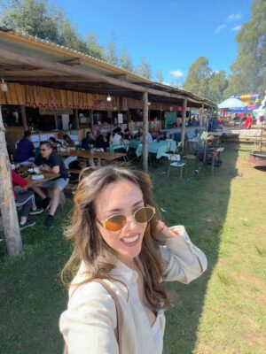Rosángela Espinoza Instagram - Hice un poquito de todo: diversión, naturaleza y lago 🌊💚 Próximo destino: en proceso ✈️🙌🏻
¿A qué país viajarían si pudieran hacerlo ahora mismo? ✈️😍