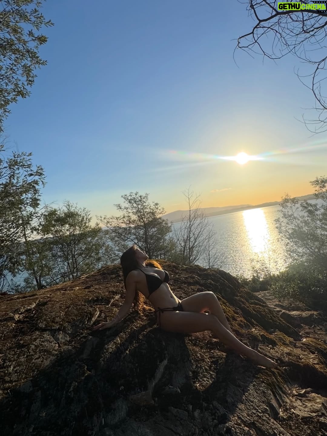 Rosángela Espinoza - 3 Likes - Disfrutando …