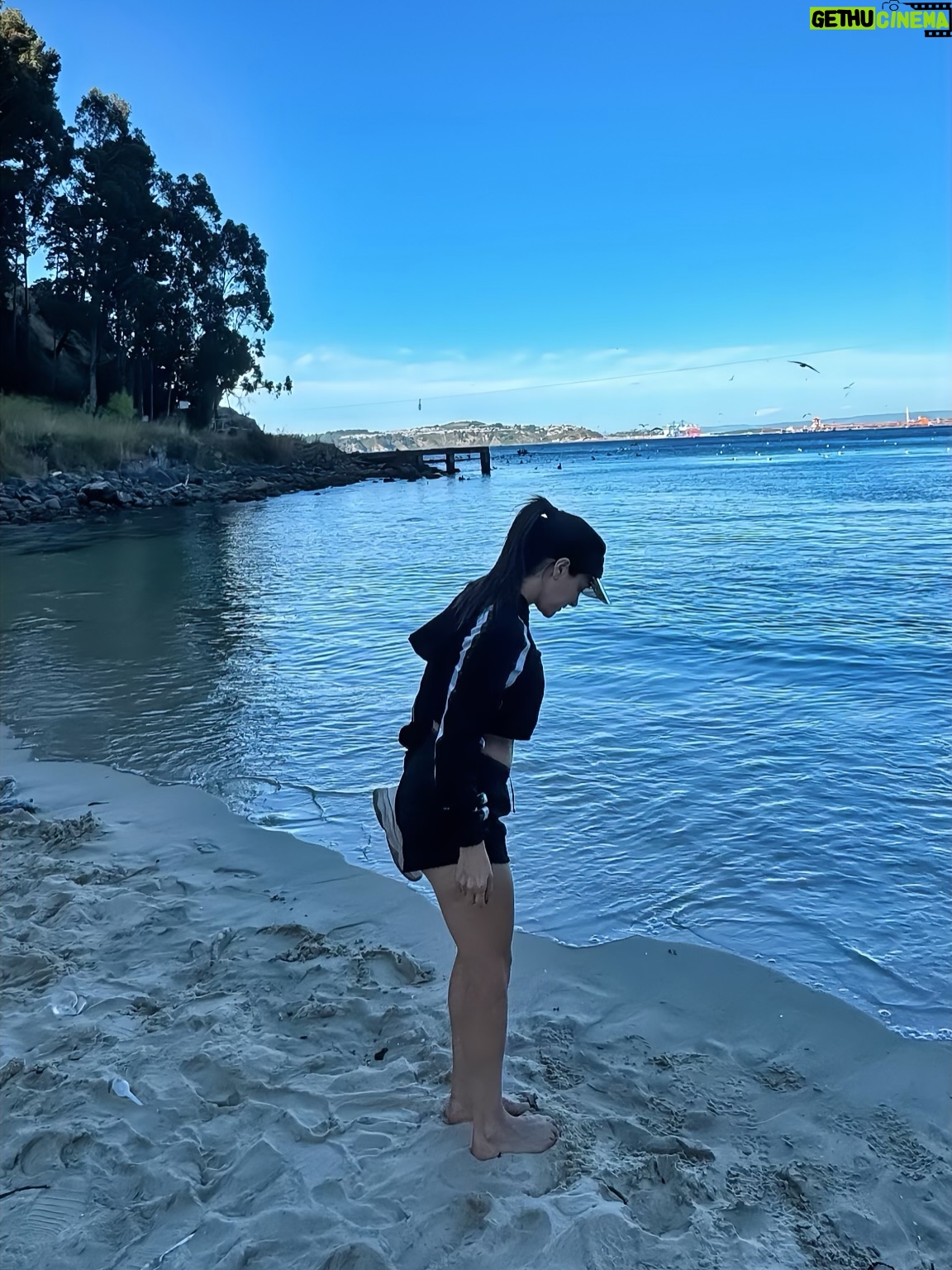 Rosángela Espinoza - 3 Likes - Qué privilegio es detenerse y apreciar la belleza de la naturaleza 🥹😭♥️Hoy agradezco tener salud, poder salir a correr y, sobre todo, regalarme estos paisajes que para mí no tienen precio 🌿☀️. 
Ya regreso a mi Lima con una energía más bonita 🥰. Con todas las ganas de empezar ya con mis actividades 🥂🤍🫶🏻📺🎙️🎬📸🐶🏠📖💪🏋️💸✍️
Que nunca nos falten razones para vivir con el corazón lleno de amor 🤍.