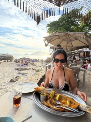 Rosángela Espinoza Instagram - Muito bonito, Brasil ✨. Aprovechando en tomarme fotos en este precioso lugar y sunset 🇧🇷🤍. Si me desconecto ya saben porque 🤭🌅🫶🏻