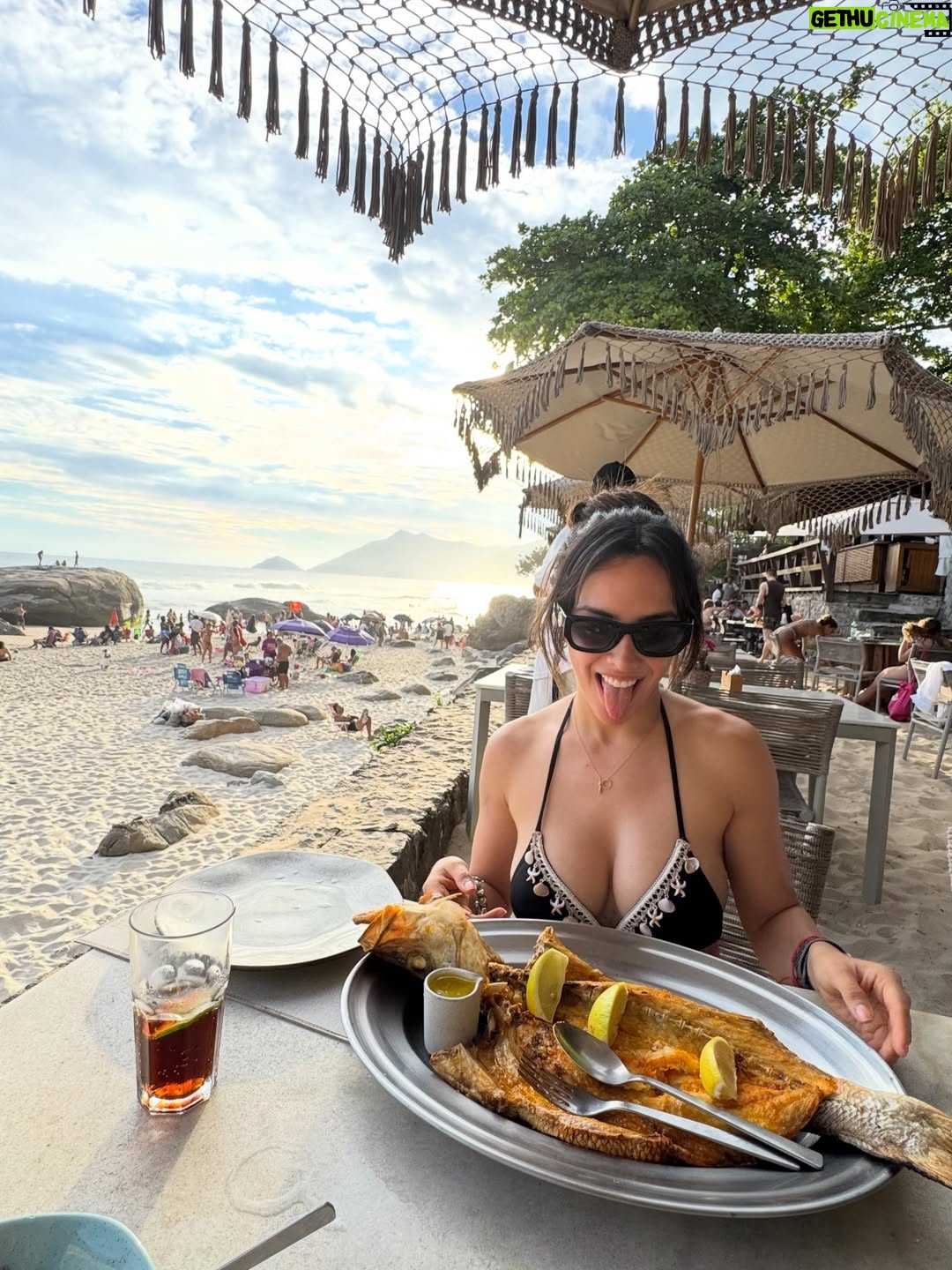 Rosángela Espinoza - 3 Likes - Muito bonito, Brasil ✨. Aprovechando en tomarme fotos en este precioso lugar y sunset 🇧🇷🤍. Si me desconecto ya saben porque 🤭🌅🫶🏻