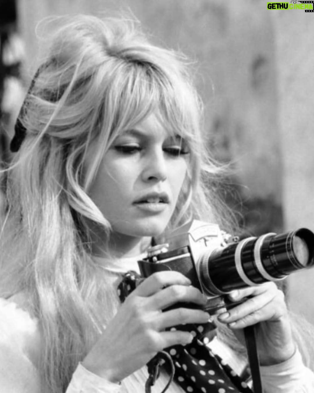 Rosanna Arquette - 672 Likes - Rest in peace and love