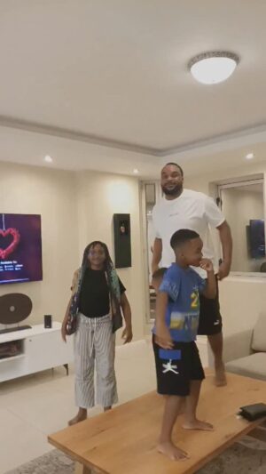 Rose Ndauka Instagram - watu wangu wa nguvu fujo sio shida zetu,hapa tumeamua kufurahia siku ya Dada Naveen,Ahsante Baba wetu kwa kila kitu...❤️❤️❤️