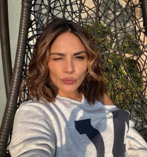 Rossana Nájera Instagram - Fotos de mis últimas semanas… 💛
Se acaba el año y no quiero que se vuelvan #tbt guardadas en el carrete 😜