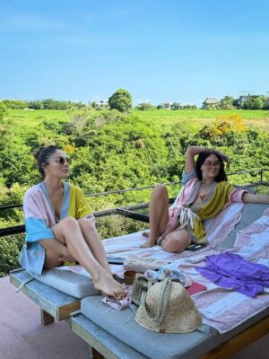 Rossana Nájera Instagram - Cómo llenar el corazón de felicidad en 24hrs?…. Así! 💕👭🏻☀️🌊👙🎶🌴🥥🩷✨
Las amo y amo tenerlas en mi vida!