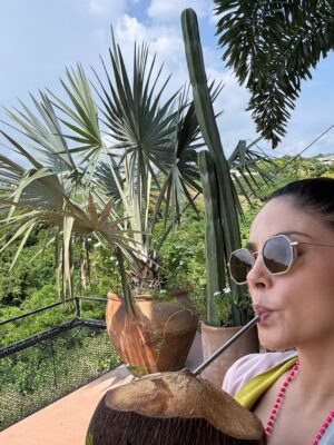 Rossana Nájera Instagram - Cómo llenar el corazón de felicidad en 24hrs?…. Así! 💕👭🏻☀️🌊👙🎶🌴🥥🩷✨
Las amo y amo tenerlas en mi vida!