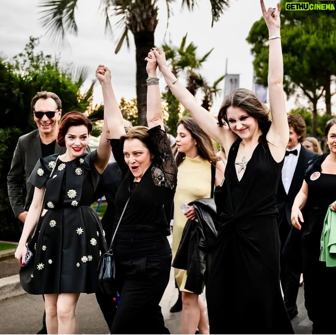 Roxane Mesquida - 2.6K Likes - What an honor to present Que ma volonté soit faite (Her Will Be Done) directed by the incredible Julia Kowalski at @quinzainesdescineastes. Grateful to share this moment with such an amazing crew that I love so deeply. What a ride! ❤️🎥✨
@veninfilms @grandeoursefilms @what__the__films 
@mariaantoninaantuaneta @wojtek.skibinski @_dynio_ @psheztshelsky @evamalaf @durandjb34 @raphaelthieryacteur @laurence__cote 
And thank you to the glam team
@jamiecoombesmua for @diorbeauty @sarahdibonastudio 
@romaindurandhair for @dysonbeauty_fr 
@dicekayek 
@christianlouboutin 
@karolynel @elev8.on @agence_oz
