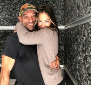 Roxanne McKee Instagram - We are number 1! 
INSIDE MAN on NETFLIX UK
Fell a little bit in love with everyone on this movie. Hope you do too ❤️
Here are some pics of cast and crew 
@emjaybassett 📹💪❤️