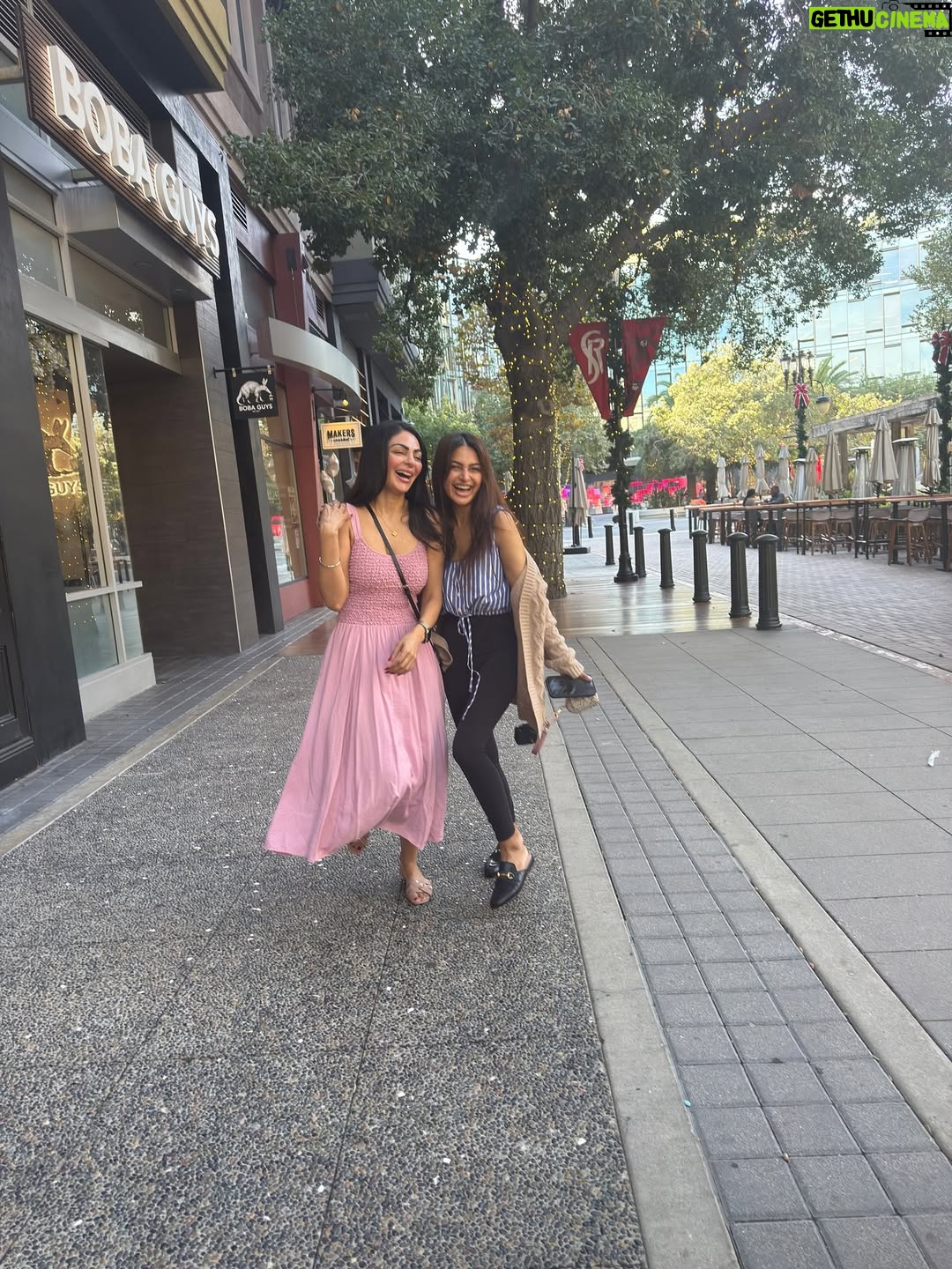Rubina Bajwa - 78.6K Likes - It’s loud, it’s messy, it’s love on vacation mode ❤️

#teamwork #meltdowns #lostshoes #memories
