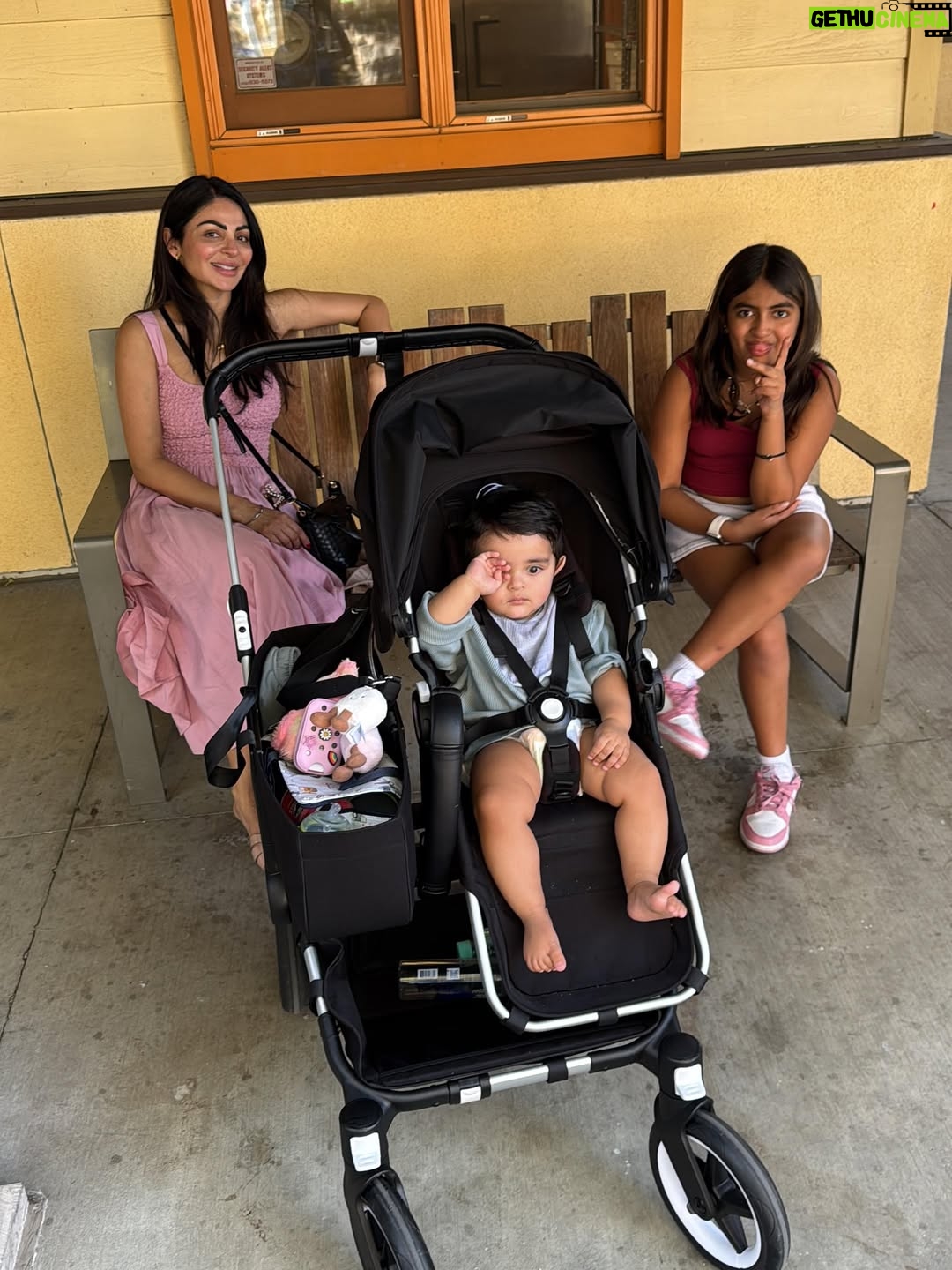 Rubina Bajwa - 78.6K Likes - It’s loud, it’s messy, it’s love on vacation mode ❤️

#teamwork #meltdowns #lostshoes #memories
