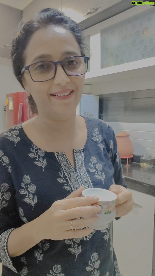 Rujuta Deshmukh - 3.7K Likes - Reel देखनी हैं.... सारा दीन.....😄😄

कोणा कोणाला ही वाईट सवय आहे, 
उठल्या उठल्या Mobile/Reel बघण्याची??? खरं सांगा!

#reelkarofeelkaro