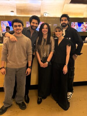 Rukhsar Instagram - .
‘Jinke sar ho ishq ki chaon.
Paaon ke neeche jannat hogi’.
.
.
.
(Baccha logs,yes we are family,aisha ahmed,single papa)