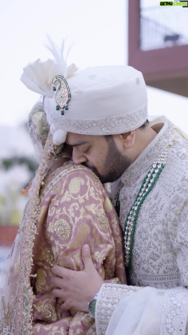 Rupal Yadav - 22.8K Likes - so special🥹💕 have watched it thousand times already😭
@rajat.gupta96 lysm❤️

#firstlook #newlywed #RloveStory