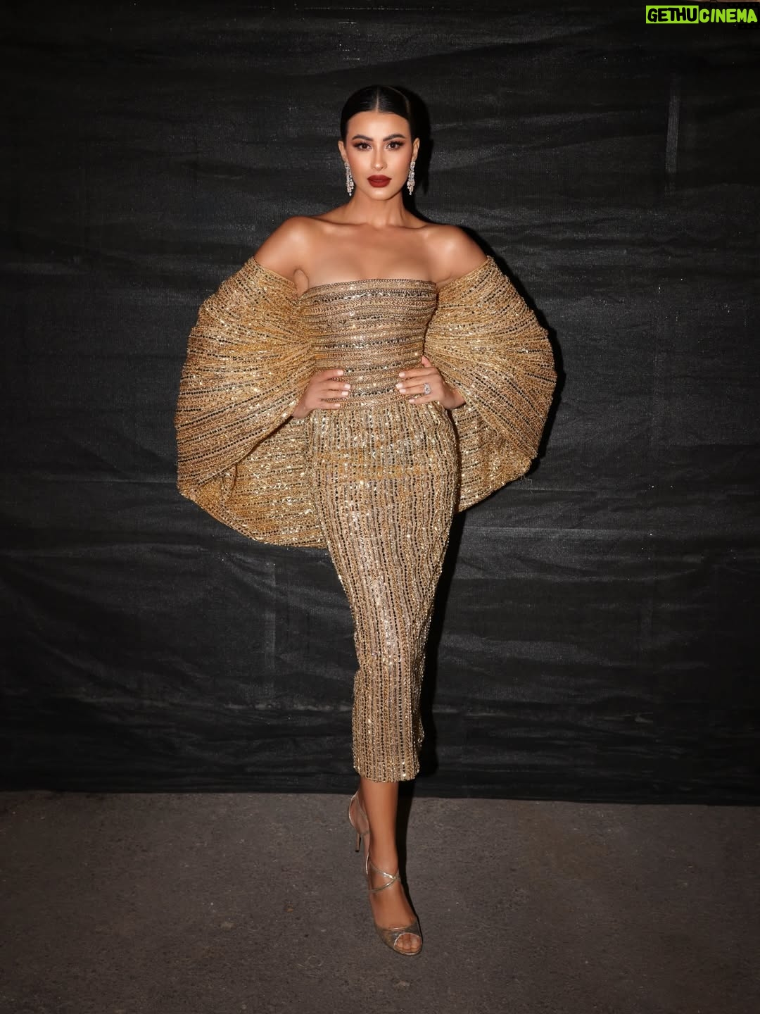 Rym Breidy - 28.5K Likes - My look for @joyawards 
#styledbyced @cedrichaddad 
Dress @georgeshobeika 
💎 @chopard 
Hair @georgeselmendelek 
Makeup @rehamkhalifaa  @charlottetilburyarabia 
📸 @lea.khneisser