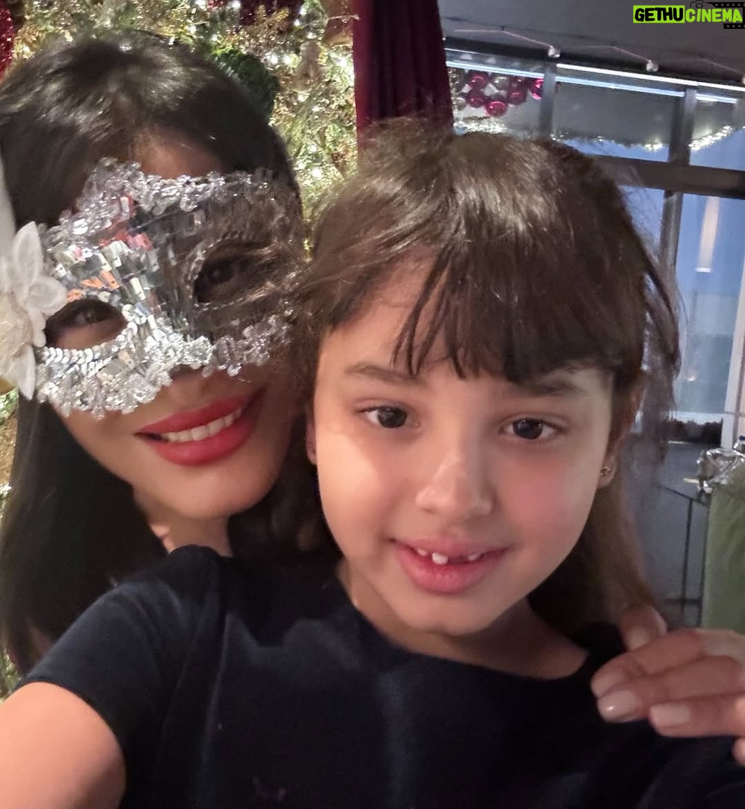 Rym Breidy - 43.1K Likes - Happy new year from my Family to your Family ❤️
