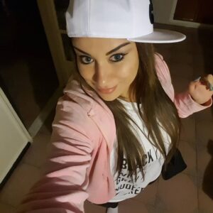 Rym Ghezali Instagram - Hello everyone...😊😉