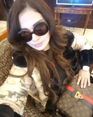 Rym Ghezali Instagram - Hello my lovers...byebye cairo back to my lovely country Algeria...😎😍☺hamdulah kemlt altaswir bekheir......