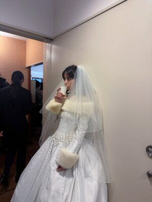Ryoko Kobayashi Instagram - .
いや、違うよ。
でも、ありがとうございます👗
3枚目は久々のウェディングドレスに
照れてる36歳
東野圭吾スペシャルドラマ【雪煙チェイス🏂🏻】
2026年1/2(金)・3(土)夜10時~
【総合・BSP4K】で2夜連続放送
ご覧いただきありがとうございました🙏🏻
明日は2026年初J-WAVE @earlyglory813
またあしたねー👂