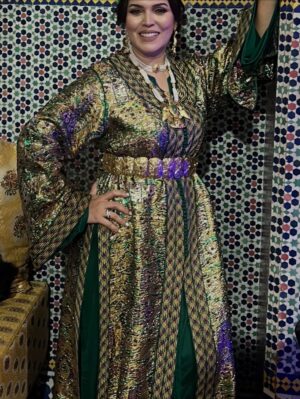 Saadia Ladib Instagram - هناك لحظات تقتسمها مع أناس ،تحبهم ويحبونك في الله ،تشعرك بالسعادة وتبقى في الذاكرة لا تنسى أبدا
ماكياج @makeup_armichi
كوافير @majdaahair
تكشيطة @negafa_armichi