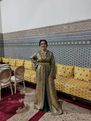 Saadia Ladib Instagram - هناك لحظات تقتسمها مع أناس ،تحبهم ويحبونك في الله ،تشعرك بالسعادة وتبقى في الذاكرة لا تنسى أبدا
ماكياج @makeup_armichi
كوافير @majdaahair
تكشيطة @negafa_armichi