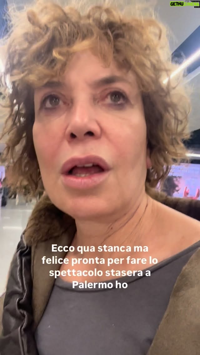 Sabina Guzzanti - 4.9K Likes - A proposito di come mai la gente non ha più fiducia nella politica