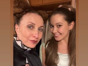 Sabina Rojková Instagram - Romeo a Julie, dnes 10 let❤️ 
Oslaveno dvojáčkem😁 děkujeme🍀🥰 
@divadlo_na_vinohradech