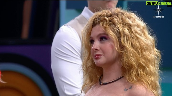 Sabine Moussier - 70.2K Likes - Briggitte continúa con los posicionamientos y se planta frente a Sabine 😨 #LaCasaDeLosFamososMX