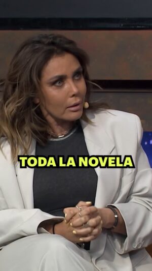 Sabine Moussier Instagram - @sabineoficial recuerda la lesión que sufrió en los primeros días del rodaje de #AbismoDePasión y que sobrellevó a lo largo de toda la telenovela 😱 

#DeNocheYaSeArmó, los lunes a las 9:30 p. m. MEX, por #Unicable 📺