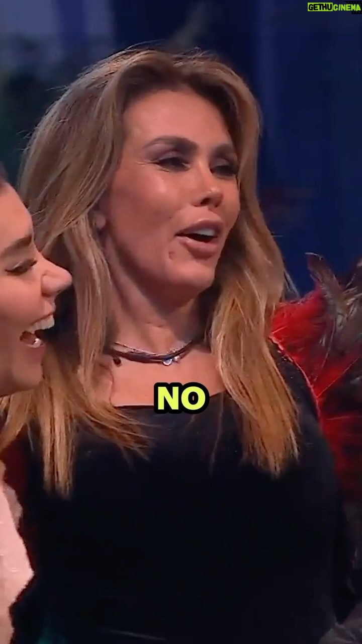 Sabine Moussier - 5.9K Likes - La de 6ºB hablando con la de 6ºA 🤭 #LaCasaDeLosFamososMX 

Lunes a viernes, 10:00 p.m. por #El5, domingos, 8:30 p.m. por #LasEstrellas y 24/7 por #VIX 📺📱
