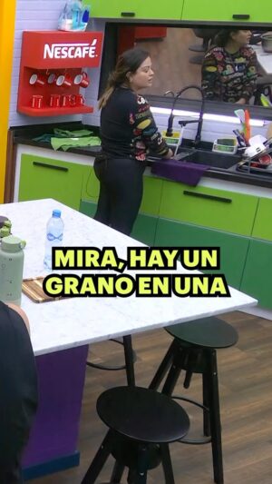Sabine Moussier Instagram - Yo, cuando se meten con mi receta secreta en la cocina 🙄😬😳 #LaCasaDeLosFamososMx 🏠

Lunes a viernes, 10:00 p.m. por #El5, domingos, 8:30 p.m. por #LasEstrellas y 24/7 por #VIX 📺📱