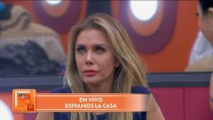 Sabine Moussier Instagram - La nominación ha generado un malentendido entre Gomita y Sabine, ¿será factor para un cambio de Cuarto? 👀😰 #LaCasaDeLosFamososMX

Lunes a viernes, 10:00 p.m. por #El5, domingos, 8:30 p.m. por #LasEstrellas y 24/7 por #VIX 📺📱