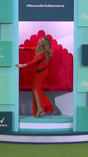 Sabine Moussier Instagram - #SabineMoussier se convierte en la quinta eliminada, no sin antes dejar unas palabras a mis habitantes 😱
#LaCasaDeLosFamososMx
Lunes a viernes, 10:00 p.m. por #El5, domingos, 8:30 p.m. por #LasEstrellas y 24/7 por #VIX 📺📱

@sabineoficial