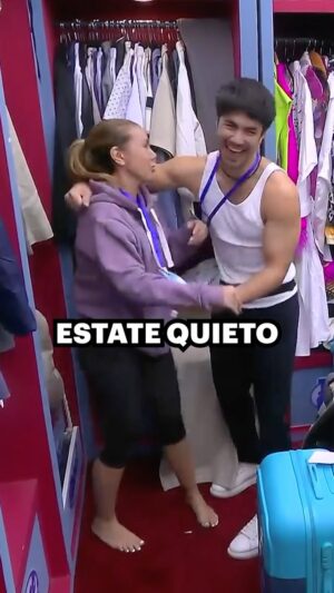 Sabine Moussier Instagram - Sian coquetea con Sabine *A Ricardo no le encanta esta situación* 🥲 #LaCasaDeLosFamososMX 

Lunes a viernes, 10:00 p.m. por #El5, domingos, 8:30 p.m. por #LasEstrellas y 24/7 por #VIX 📺📱