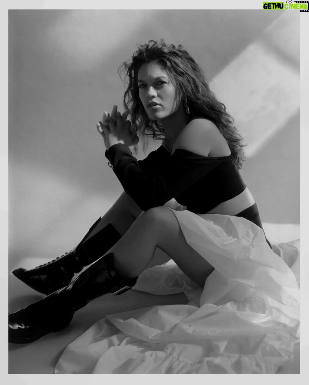 Sabrina Bartlett - 10.1K Likes - 💓1883 Magazine💓
Shot by brilliant @rhysframpton 
Hair- @anastasiastylianou 
Makeup- @jacintaspencer 
Styling- @olgatimofejeva 
PR - @sarahjayner23 
@1883magazine 
#thelarkins #Bridgerton 
Link in bio to the full feature 😊