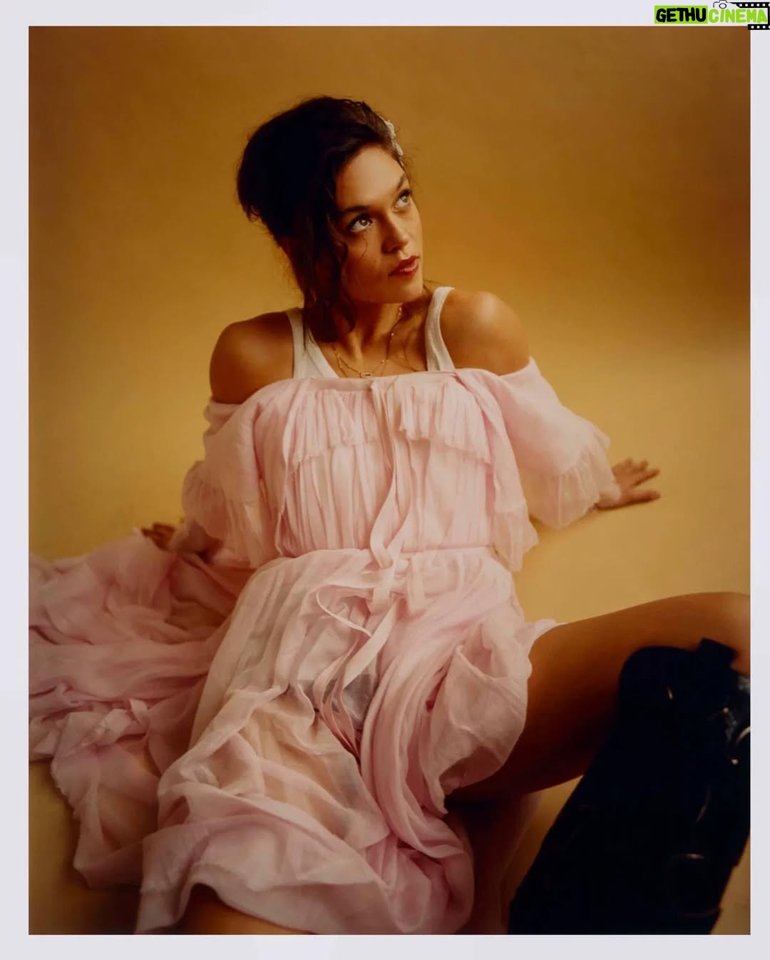 Sabrina Bartlett - 10.1K Likes - 💓1883 Magazine💓
Shot by brilliant @rhysframpton 
Hair- @anastasiastylianou 
Makeup- @jacintaspencer 
Styling- @olgatimofejeva 
PR - @sarahjayner23 
@1883magazine 
#thelarkins #Bridgerton 
Link in bio to the full feature 😊