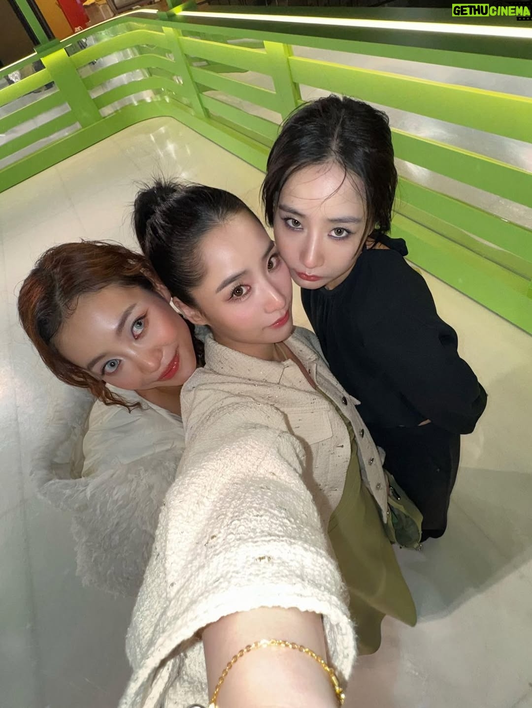 Sabrina Cheung - 2K Likes - Our shared-memories,
softly accumulating in romance. 🤭 ⛄️ 

Gliding beneath open stars at La Patinoire @longchamp and crafting keychains together make us three become the happiesttttt kidsssss again.

#LongchampSlideInStyle #LongchampHK