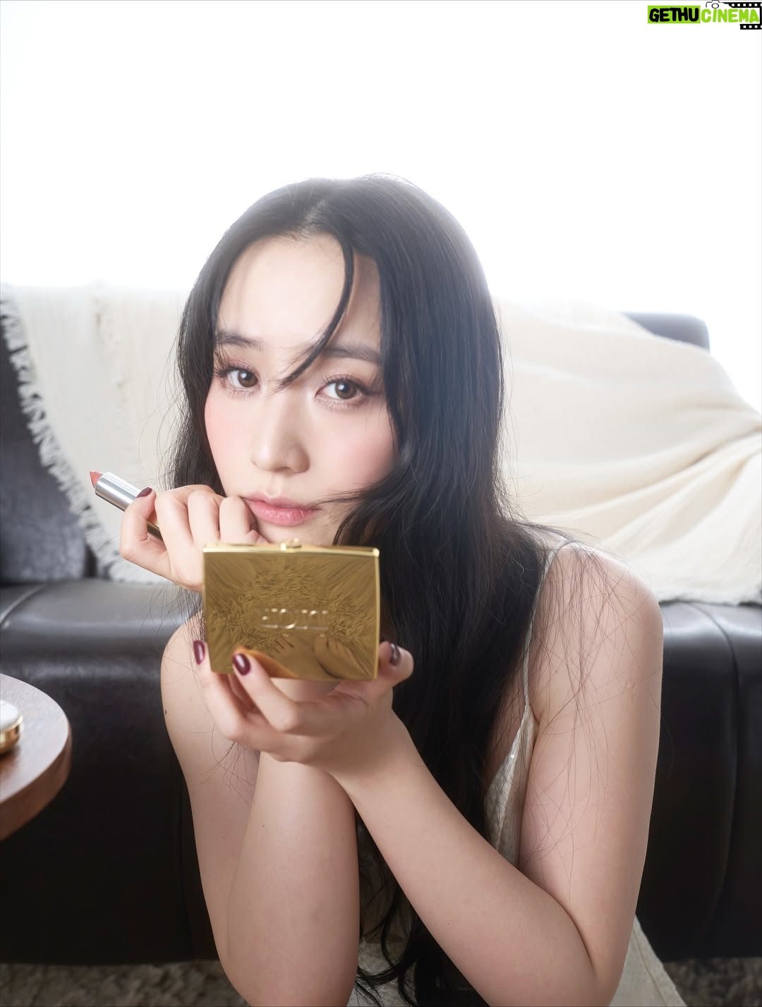 Sabrina Cheung - 1.6K Likes - ready to glam up with me for the party ?🤍 

Stepping into Dior’s Circus of Dreams, where the magic of the enchanting world become a glow upon the skin. ✨

@diorbeauty #diorholiday #diorlook