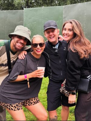 Sacha Parkinson Instagram - Oasis, my entire childhood in albums played on repeat by my pops. We both went to their last tour on different days and swore we’d go together if they ever reunited. Dreamt about it ever since. Can’t f**king believe it happened tbh. TEARS WERE SHED! Core memory. Still not over it ⚡️🤍
Best night with the best humans!