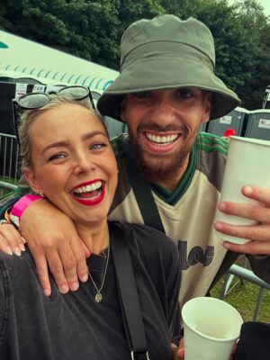 Sacha Parkinson Instagram - Oasis, my entire childhood in albums played on repeat by my pops. We both went to their last tour on different days and swore we’d go together if they ever reunited. Dreamt about it ever since. Can’t f**king believe it happened tbh. TEARS WERE SHED! Core memory. Still not over it ⚡️🤍
Best night with the best humans!