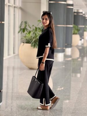 Sahana Shetty Instagram - Travel far, worry less😌

#sahanian #sahana_shetty #airportlook #instagood #instapost