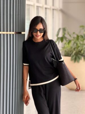 Sahana Shetty Instagram - Travel far, worry less😌

#sahanian #sahana_shetty #airportlook #instagood #instapost