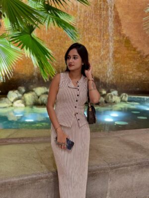 Sahana Shetty Instagram - Dear, but my eyes will see only you☺️💕

#sahanian #sahana_shetty #instagood #instapost