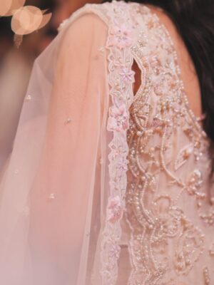 Sahar Hashmi Instagram - Winter baddie but make it Desi š¦šŖ
Team š
@stylebylaibaaa @moirebyasma @zevargram @agoldstoryofficial @sanabutt54 @leadwalkofficial
šø 2//beautiful candids @saifsheikh_photography_films
first half @usmanisproduction.pk