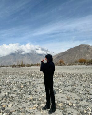 Saheefa Jabbar Khattak Instagram - 🏔️
This shoot has turned into a full-on lollipop survival mission. It’s freezing, my diet is giving serious “no comfort food” vibes, and now I’m just clutching a lollipop like it’s my last lifeline. If I had my way, I’d be wrapped in every coat, scarf, and blanket on set—basically anything but this outfit.
Honestly, at this point, I’m 98% lollipop and 2% hypothermic glamour. Forget the costume; just roll me out in a blanket burrito. The diet and the cold may win this round, but at least I’ll be rocking my lollipop-chic look.